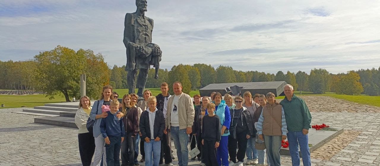 Профсоюз организовал для работников поездки в Минск и Хатынь